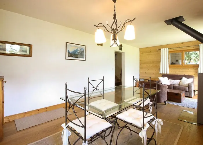 Chalet Senet - Large Chalet & 2 Small Cabins In A Private Garden Les Houches