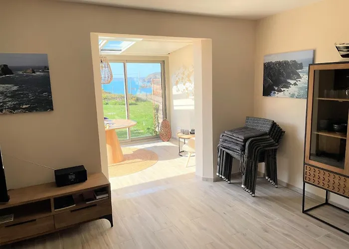 Helles Ferienhaus Mit Wunderschoenem Meerblick Camaret-sur-Mer