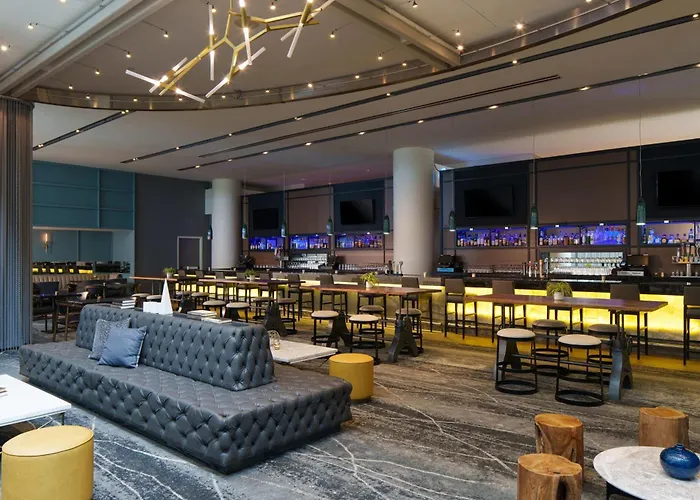 Boutique Renaissance Schaumburg Convention Center Hotel