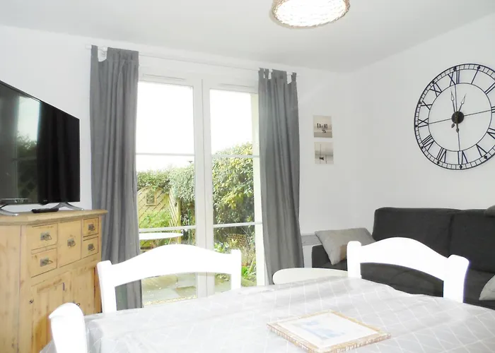 Cottage 3 Pièces Avec Jardin Privatif Sud, Parking, Piscine - Proche Port Guillaume - FR-1-487-320 Dives-sur-Mer avec Piscine