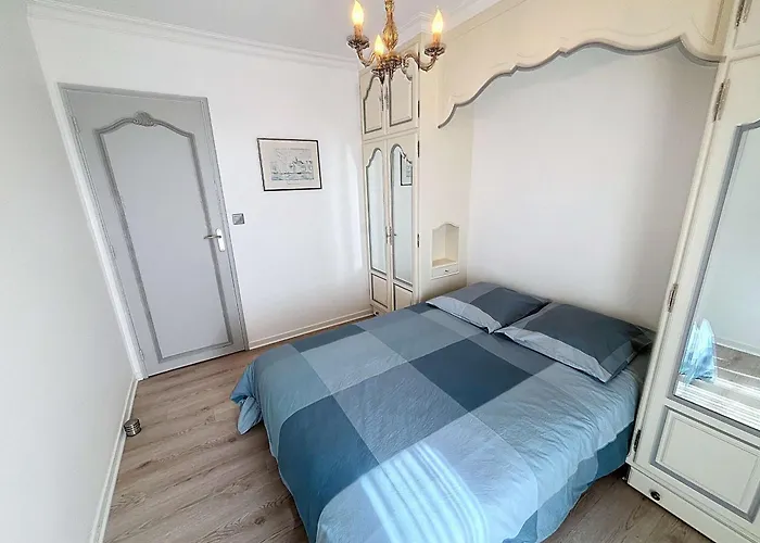 Appartement au centre de Granville avec garage privatif et Wi-Fi gratuite - FR-1-361-510