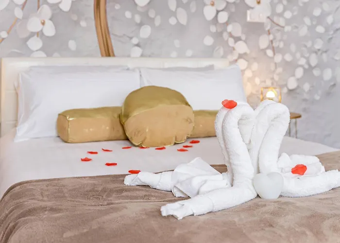 Studio romantique Baignoire XXL double Port Vieux La Ciotat acceptant les animaux