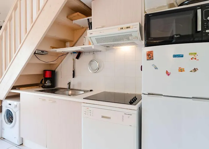 Villa T3 Mezzanine avec Piscine, Terrasse et Parking Privé, 5 min de la Plage - Narbonne - FR-1-409-37 Privée