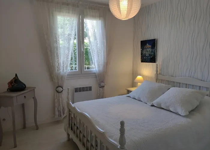 Maison avec jardin près des Thermes, 2 chambres, équipements modernes, à La Roche-Posay - FR-1-541-33