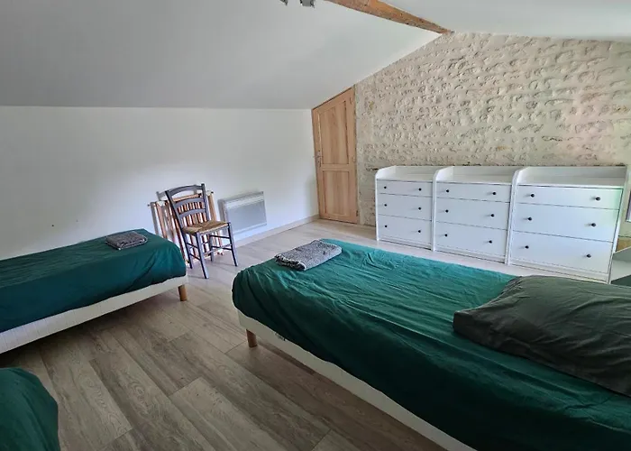 Le gîte de Malécot Gîte familial de 5 personnes Coulon Privée