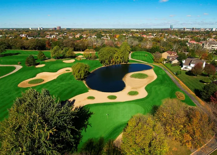 Oak Brook Hotels with Pool