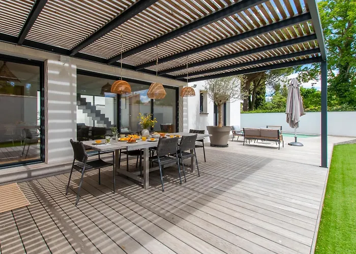 Villa LA CONTEMPORAINE au calme avec sa piscine, wifi fibre, 8 personnes à La Grande Motte
