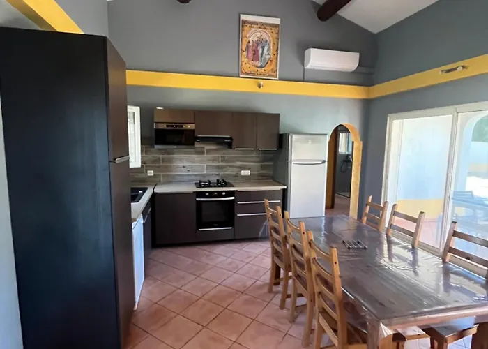 Villa El Rocio 2 à Les Les Saintes-Maries-de-la-Mer avec Piscine