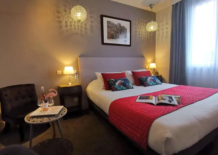 Brit Hotel Acacias Arles