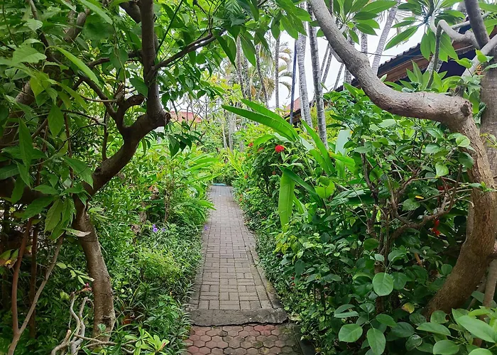 Adus Beach Inn Legian
