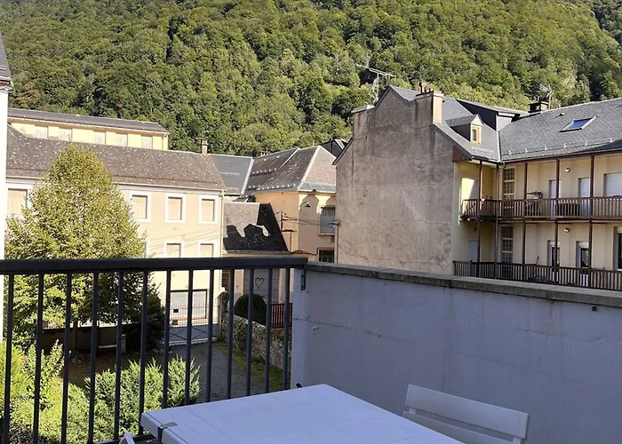 Appartement 5/6 personnes à Cauterets avec parking - FR-1-234-158
