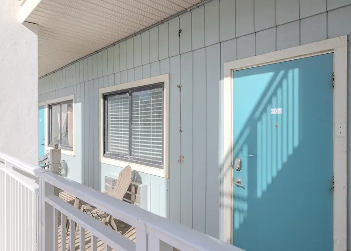 Pet friendly Coastal Waters Hotel New Smyrna Beach