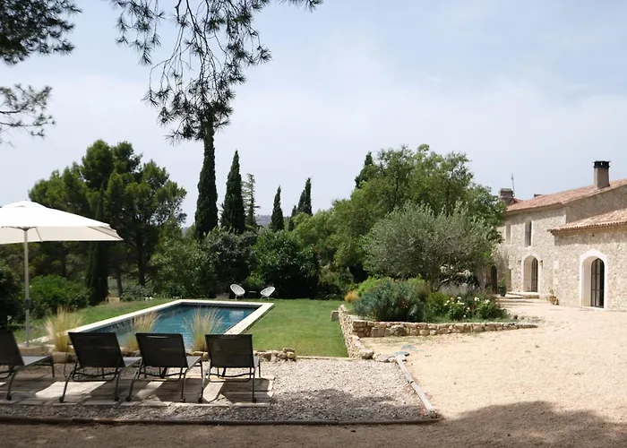 Property In Les Baux De Provence, Private Pool, Magnificent View, Ideal For 10 People In The Alpilles.