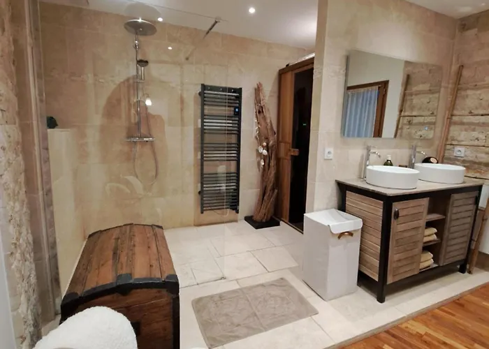 La Trémière, maison de village, sauna, vue garrigue Bouzigues