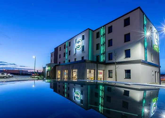 B&B HOTEL Troyes Magasins d'usine Lavau 