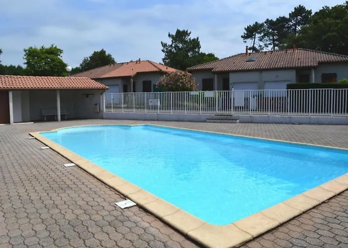 Maison Calme Avec Acces Piscine Et Grand Jardin A Capbreton - Fr-1-239-942