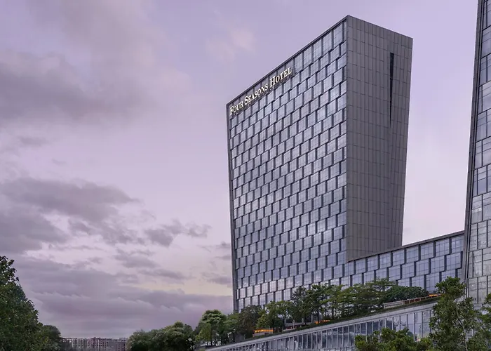 Four Seasons Hotel Shenzhen 5 star