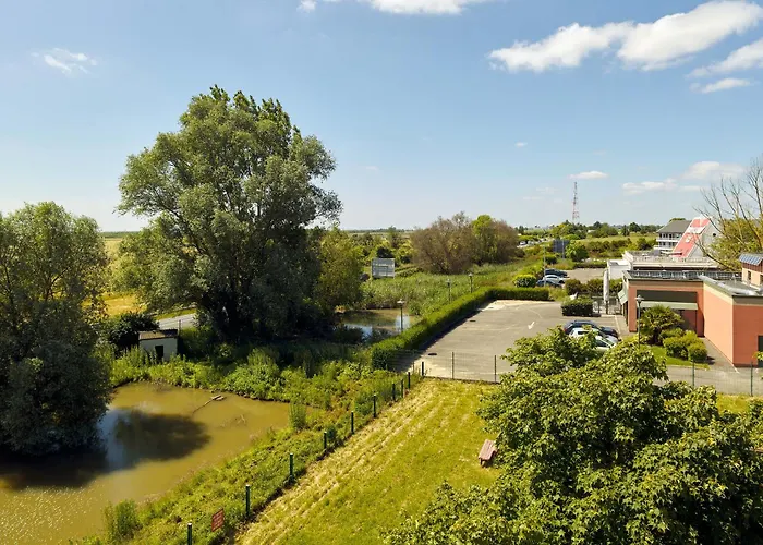 B&B HOTEL Saint-Witz Roissy Avec Terrain de Golf
