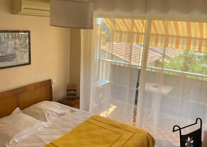 Hôtel Brasilia- Esprit Vintage Cagnes-sur-Mer