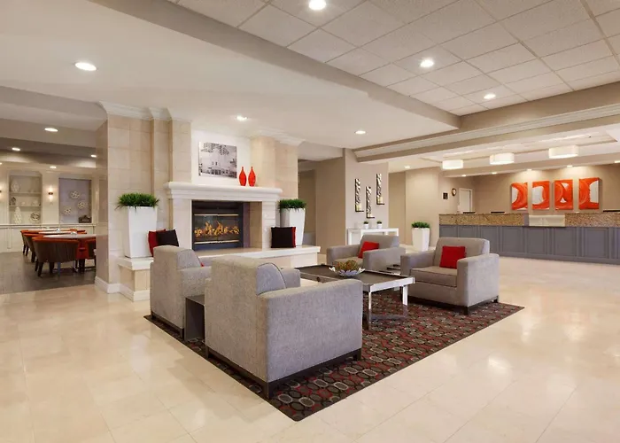 Radisson Hotel Phoenix Airport With Golf Course