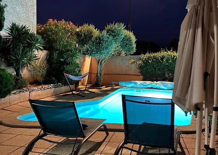 RIBA D'AUDE SPA privatif proximité aéroport et de la Cité médiévale Carcassonne