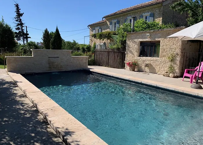 Farmhouse In Carpentras With Pool