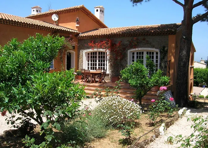 Holiday Home In Var Near Beaches & Pool Saint-Tropez avec Piscine