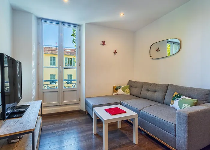 Appartement T2 Hyper centre clim,WIFI à Hyères acceptant les animaux
