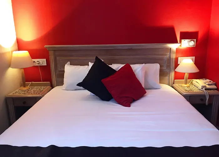 Brit Hotel Aux Sacres Reims, Centre Historique Avec Terrain de Golf