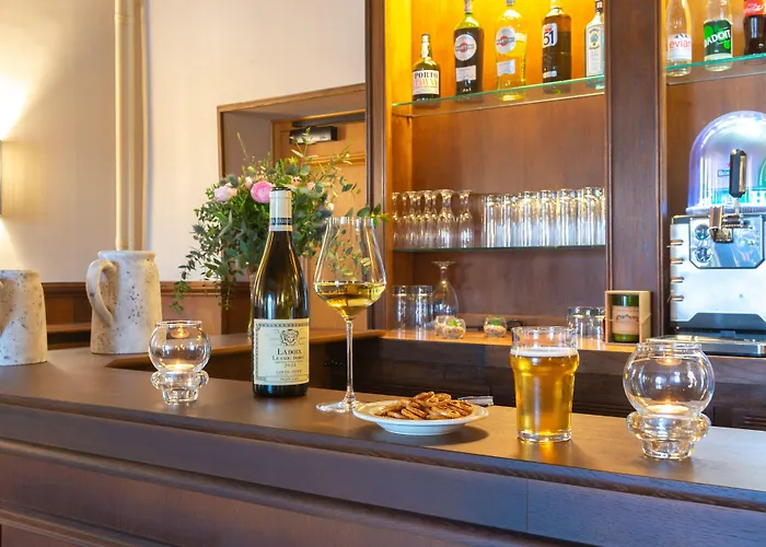 Logis Hotel de La Cloche Beaune 