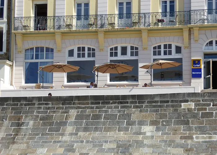 Hotel Kyriad Saint Malo Centre Plage Avec Terrain de Golf