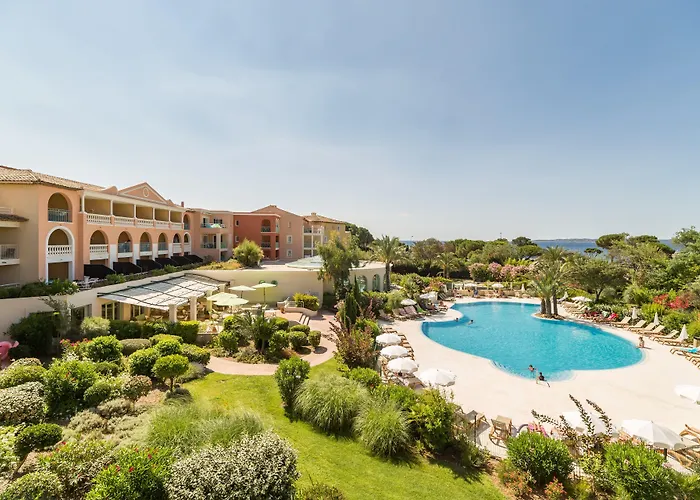 Résidence Pierre&Vacances Premium Les Calanques des Issambres Les Issambres Avec Terrain de Golf