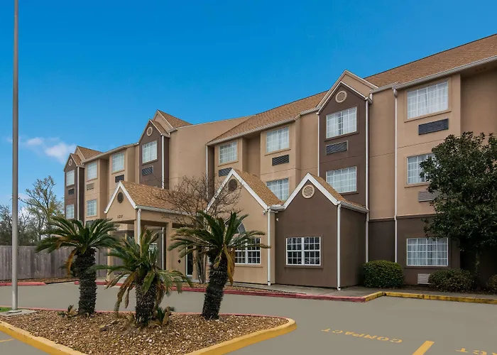 Americas Best Value Inn And Suites Lake Charles With Golf Course