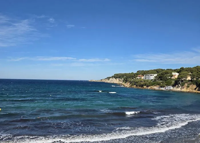 Maison en front de mer sur la plage de portissol Sanary-sur-Mer