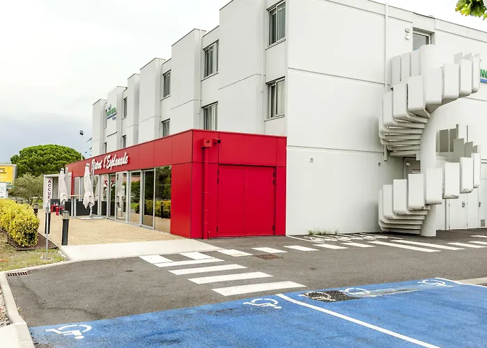 Brit Hotel Toulouse Colomiers – L’Esplanade