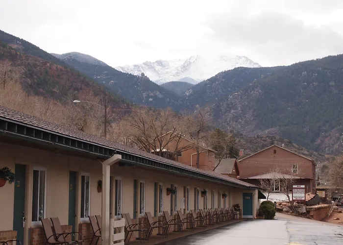 Pet friendly Eagle Motel Manitou Springs