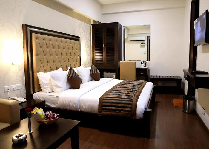 Raj Vilas Agra - Near Taj Mahal With Golf Course