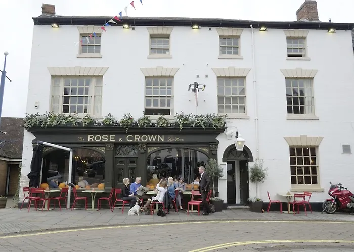 The Rose And Crown Hotel Warwick 