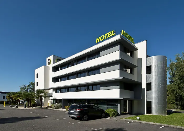 B&B HOTEL Pau Zénith