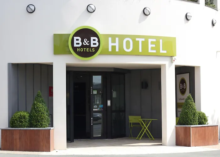 B&B HOTEL La Rochelle Centre Avec Terrain de Golf