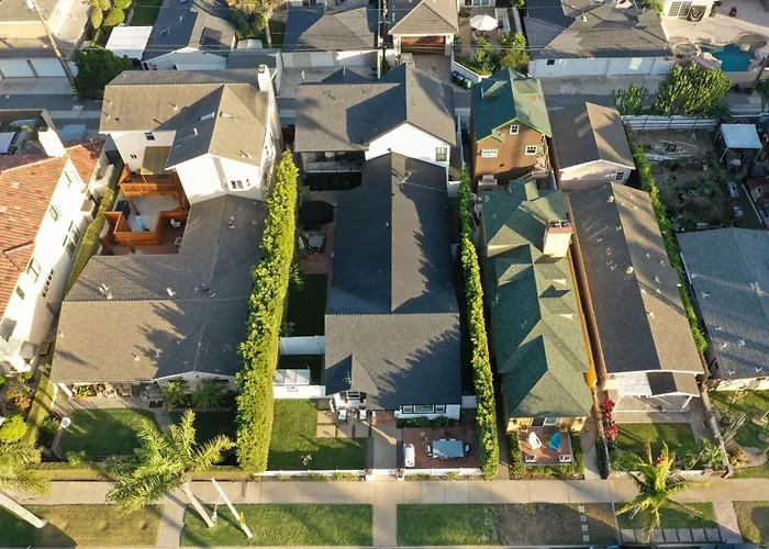 Cute Home 7 Blocks To Beach, Xbox, Bikes, Pets Huntington Beach