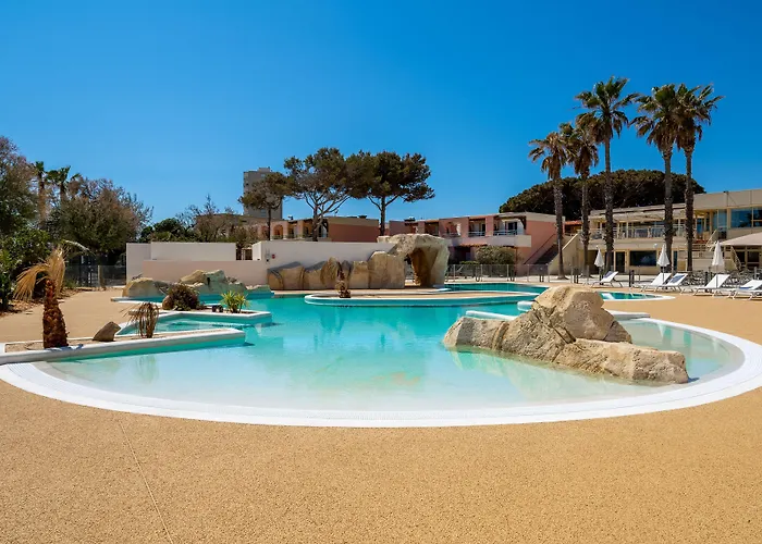 Village de Vacances L'Oustal Del Mar Le Lavandou - Hôtel 4 étoiles