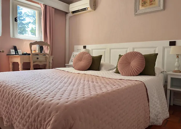 Boutique Logis Hotel le Mas De Cure Bourse LʼIsle-sur-la-Sorgue
