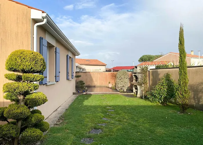 Belle Villa Moderne 3 Chambres - Proche Mer - Jardin et Parking - FR-1-705-30 La Palmyre Privée
