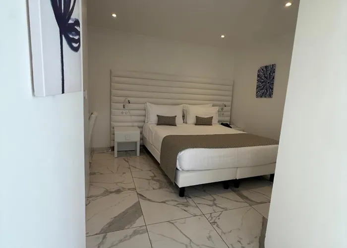 Hotel La Calanque Cavalaire-sur-Mer