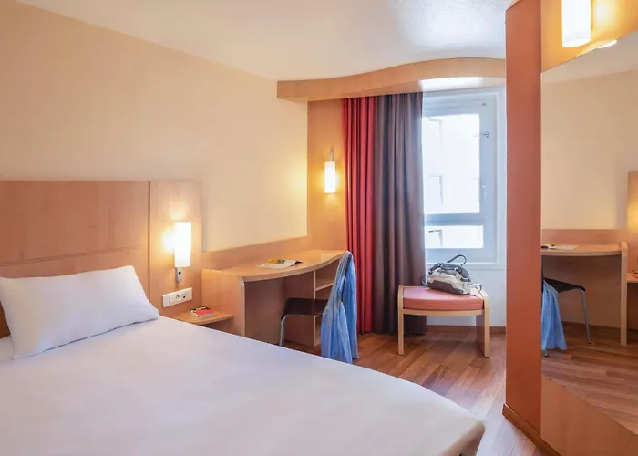 Hotel ibis Tours Centre Gare