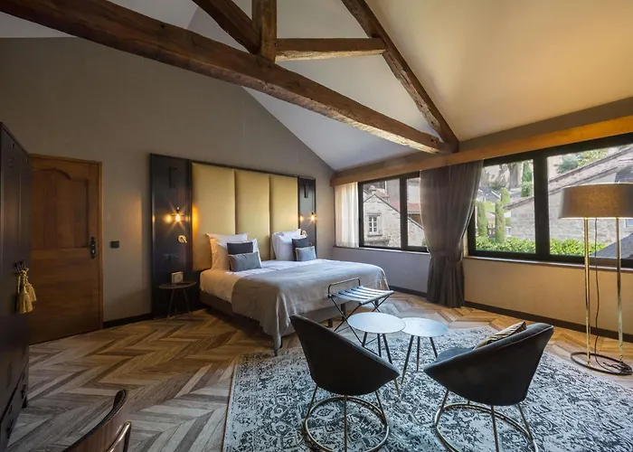 Mercure Figeac Viguier du Roy acceptant les animaux