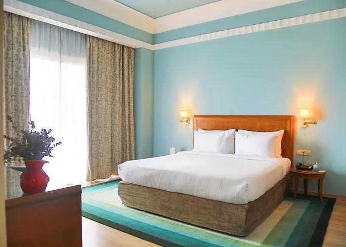 Warwick Palm Beach Hotel Beyrouth Avec Terrain de Golf