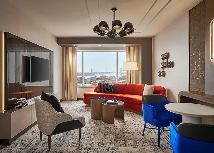 Detroit Hotels With Jacuzzi in Room