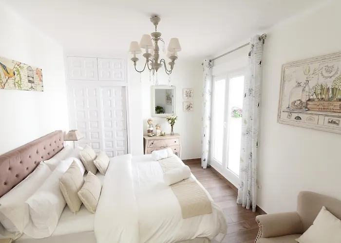 Sitges Centre Mediterranean House- 5 Bedroom, 4 Bathroom, Terrace Courtyard, Private Rooptop Pool